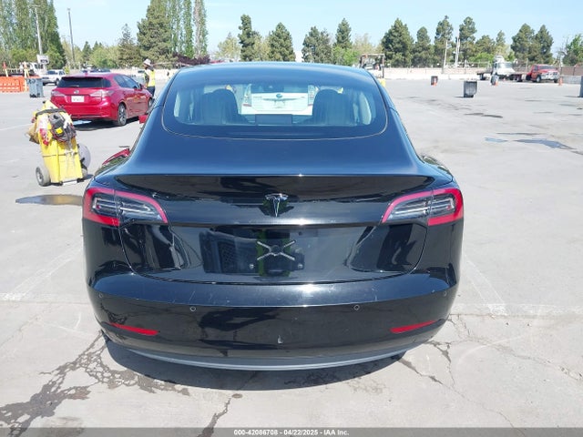 5YJ3E1EA6HF002158 Tesla Model 3 Long Range/standard