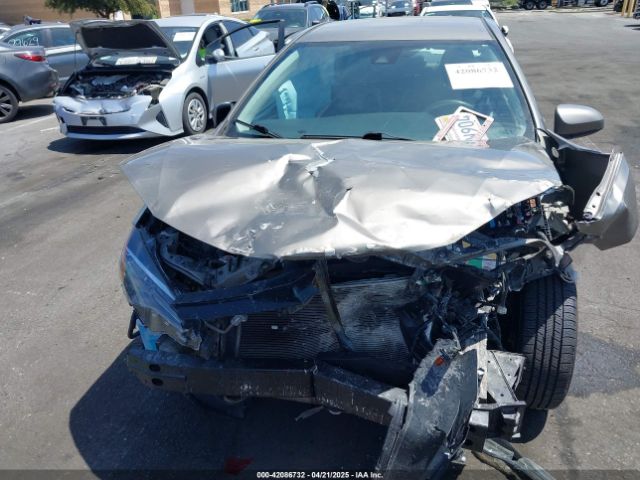 5YFBURHE3JP811588 Toyota COROLLA LE