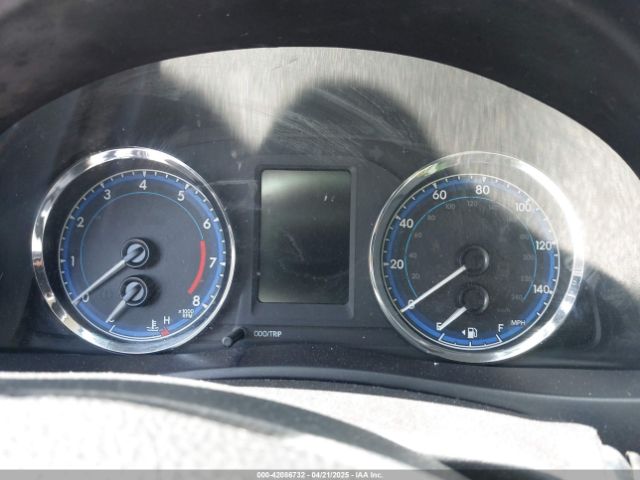 5YFBURHE3JP811588 Toyota COROLLA LE