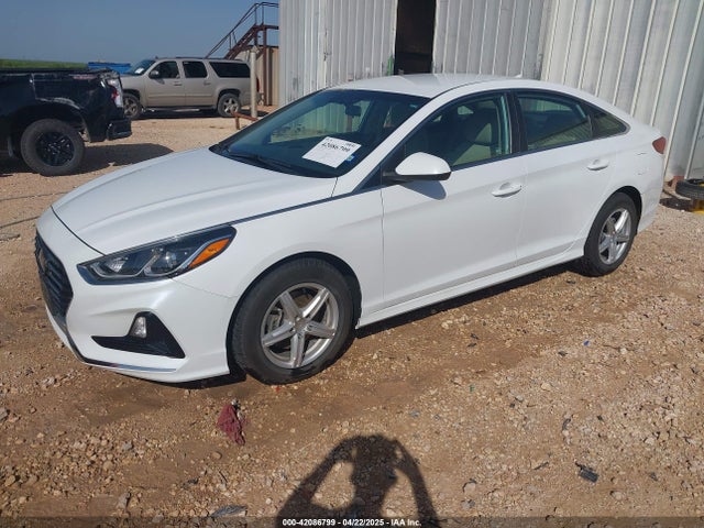 Hyundai SONATA SE 2019 5NPE24AF4KH749965 Image 2