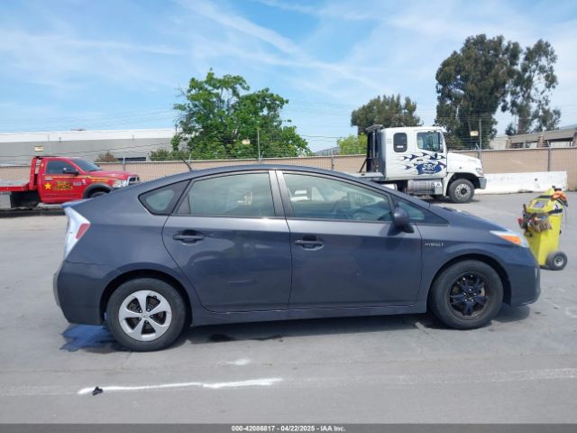 JTDKN3DU8E0375103 Toyota Prius Two