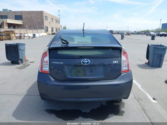 JTDKN3DU8E0375103 Toyota Prius Two