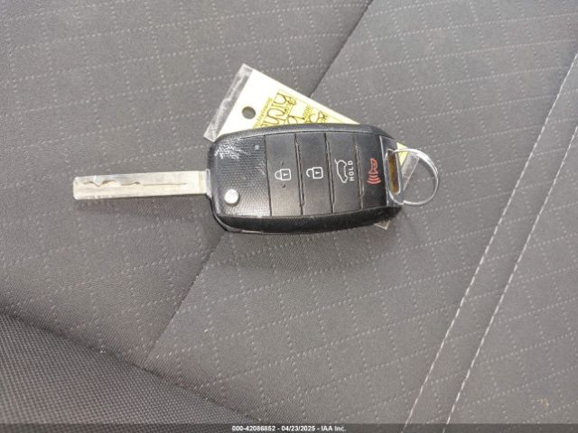 5XYPGDA37KG574957 KIA Sorento 2.4l Lx