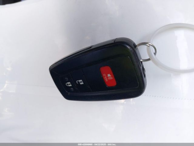 JTDKARFU3G3020689 Toyota Prius Three Touring