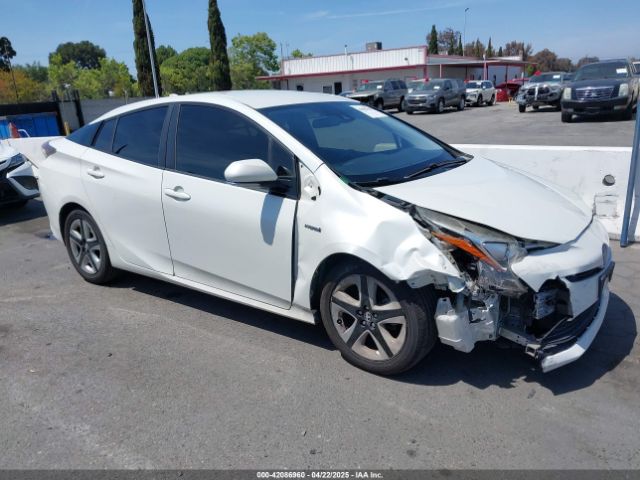 JTDKARFU3G3020689 Toyota Prius Three Touring