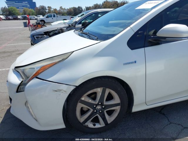 JTDKARFU3G3020689 Toyota Prius Three Touring