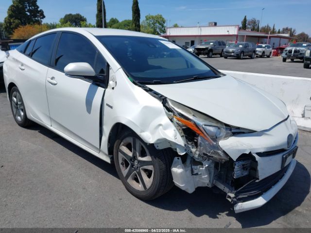 JTDKARFU3G3020689 Toyota Prius Three Touring