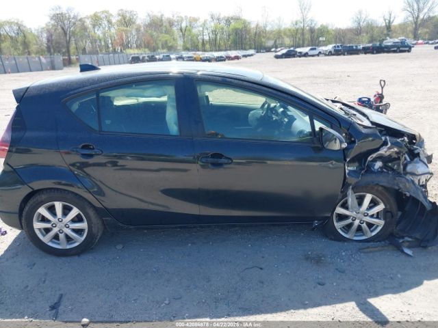 JTDKDTB39H1591876 Toyota Prius C Three