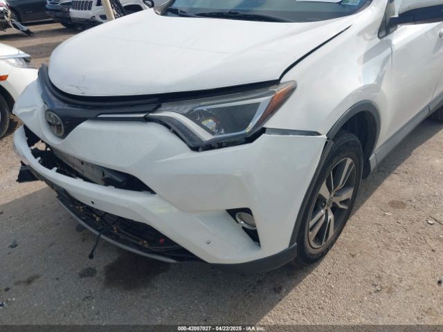 2T3WFREV2JW501356 Toyota Rav4 Xle