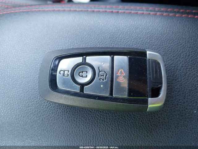1FMCU0MN8RUA12017 Ford Escape St-line