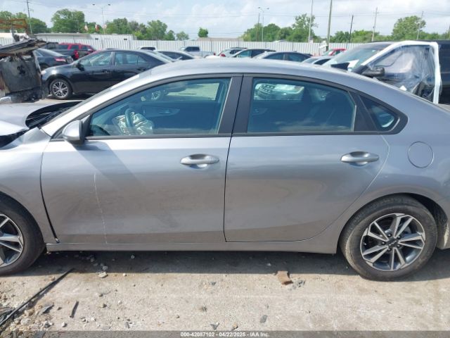 3KPF24AD8RE837693 KIA Forte Lxs
