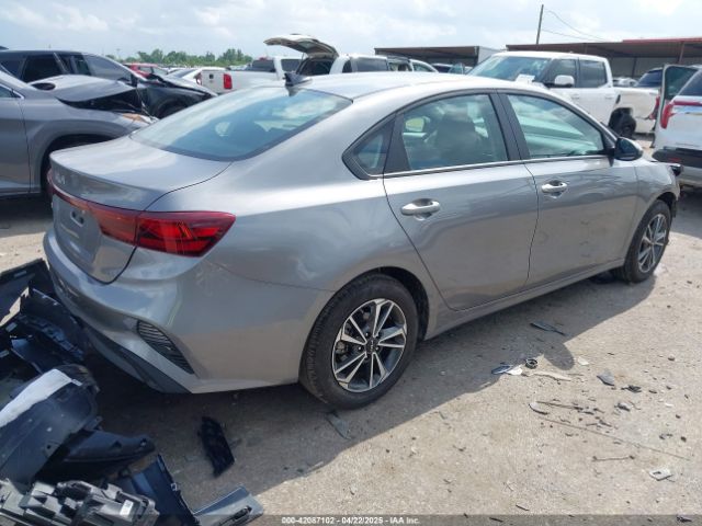 3KPF24AD8RE837693 KIA Forte Lxs