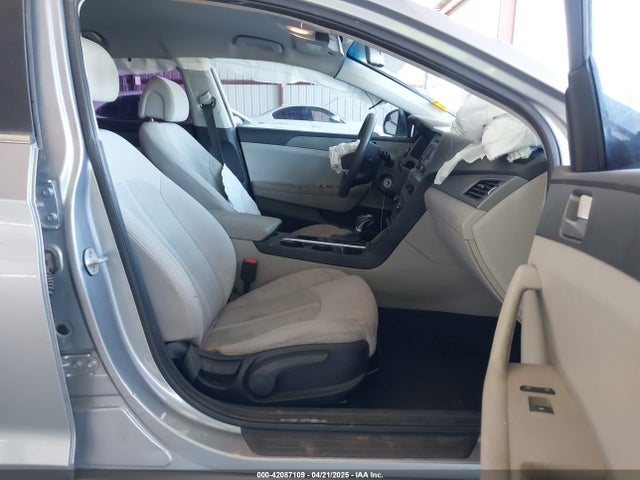 5NPE24AF6HH527968 Hyundai 2017