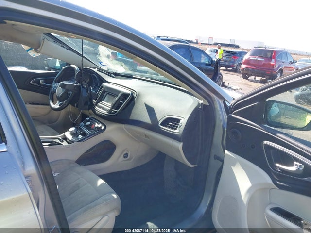 1C3CCCAB6GN105861 Chrysler 200 Limited