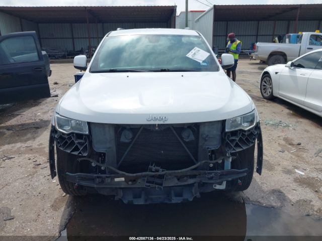 1C4RJEAGXJC247393 Jeep Grand Cherokee Laredo E 4x2