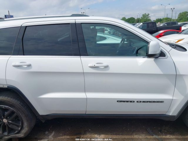 1C4RJEAGXJC247393 Jeep Grand Cherokee Laredo E 4x2