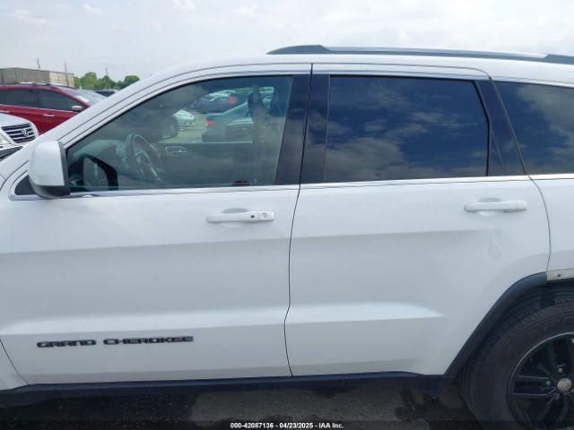 1C4RJEAGXJC247393 Jeep Grand Cherokee Laredo E 4x2