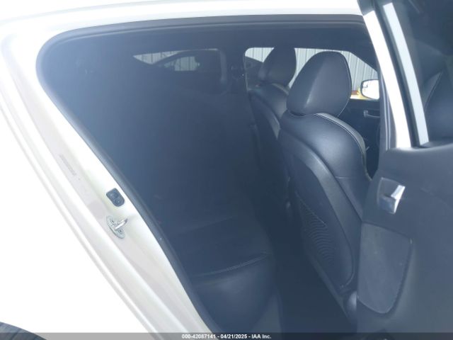 KMHTC6AE6HU310610 Hyundai Veloster Turbo