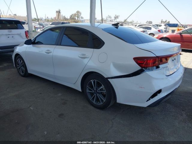 3KPF24AD1PE559880 KIA Forte Lxs