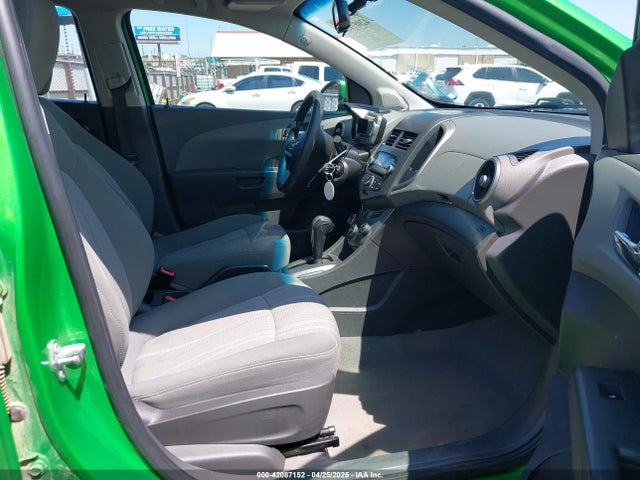 1G1JC6SHXF4215784 Chevrolet Sonic Lt Auto
