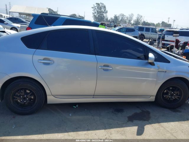 JTDKN3DUXF1885268 Toyota Prius Four