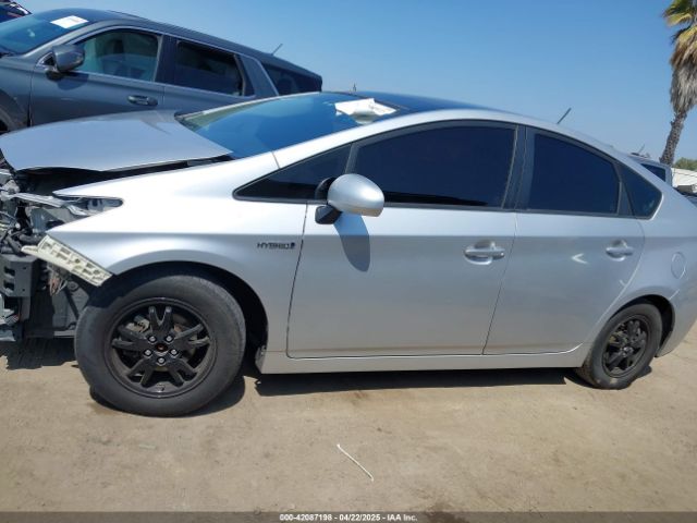 JTDKN3DUXF1885268 Toyota Prius Four