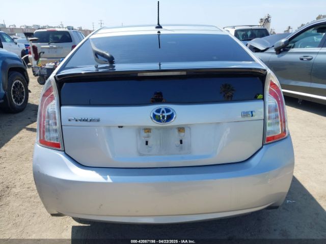 JTDKN3DUXF1885268 Toyota Prius Four
