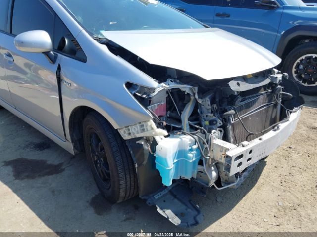JTDKN3DUXF1885268 Toyota Prius Four
