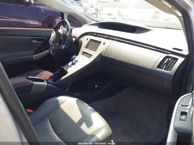 JTDKN3DUXF1885268 Toyota Prius Four