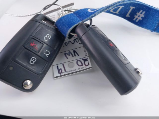2019 VOLKSWAGEN GOLF R WVWWA7AU7KW209348 Photo 10