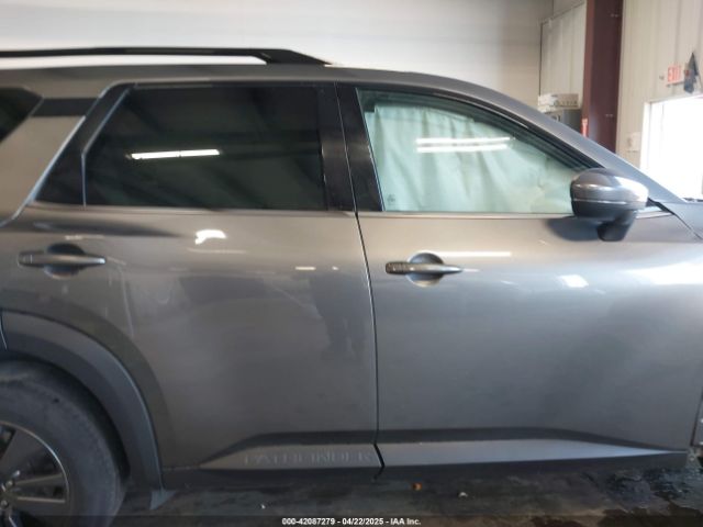 5N1DR3BC3NC213705 Nissan Pathfinder Sv 4wd