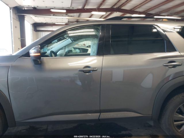 5N1DR3BC3NC213705 Nissan Pathfinder Sv 4wd