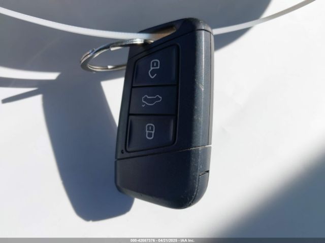 3VW7M7BU1NM019993 Volkswagen 1.5 tsi