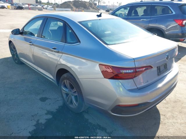 3VW7M7BU1NM019993 Volkswagen 1.5 tsi