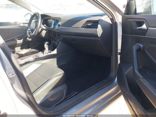 3VW7M7BU1NM019993 Volkswagen 1.5 tsi
