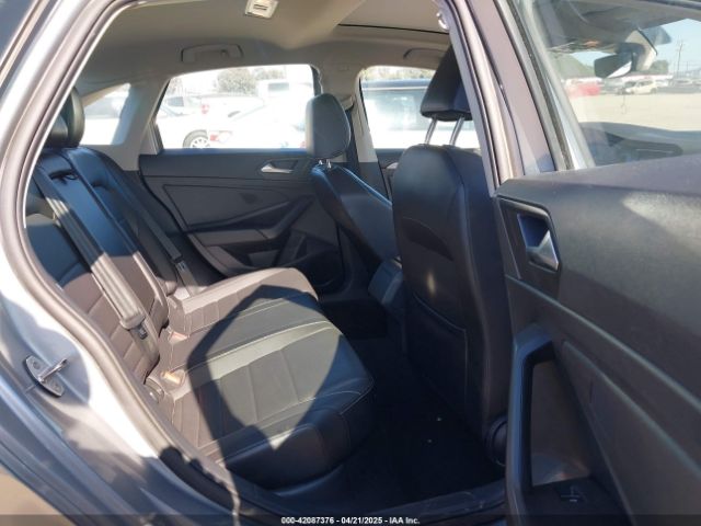 3VW7M7BU1NM019993 Volkswagen 1.5 tsi
