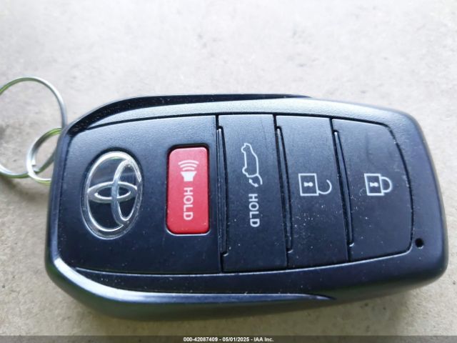 7MUDAAAG2RV095547 Toyota Corolla Cross Xle