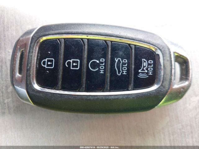 KMHLM4AG7MU093212 Hyundai ELANTRA SEL