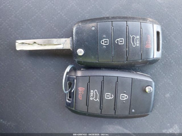 5XYPGDA56HG191084 KIA Sorento 3.3l Lx