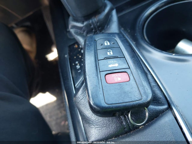 4T1B11HK9JU115557 Toyota CAMRY SE