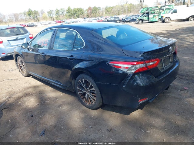 4T1B11HK9JU115557 Toyota CAMRY SE