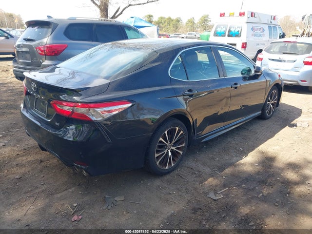 4T1B11HK9JU115557 Toyota CAMRY SE