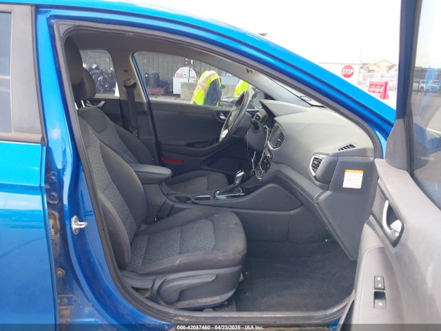 KMHC65LC9JU065210 Hyundai Ioniq Hybrid Blue