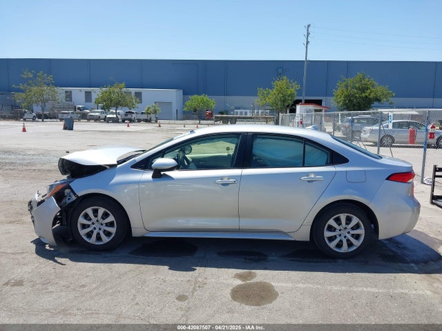 JTDEPRAE9LJ020990 Toyota COROLLA LE
