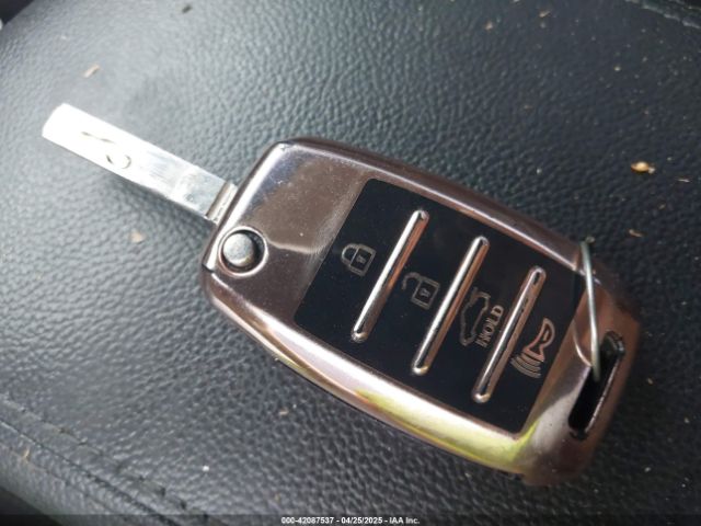 KNAGT4L32H5149511 KIA Optima Lx