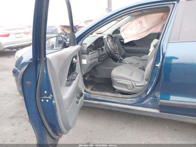 KNDCB3LC8L5443129 KIA Niro Lxs