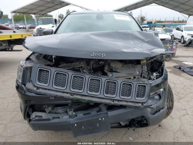 3C4NJDDB3JT451658 Jeep Compass Trailhawk 4x4