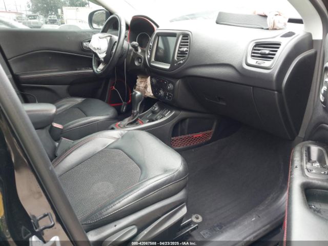 3C4NJDDB3JT451658 Jeep Compass Trailhawk 4x4