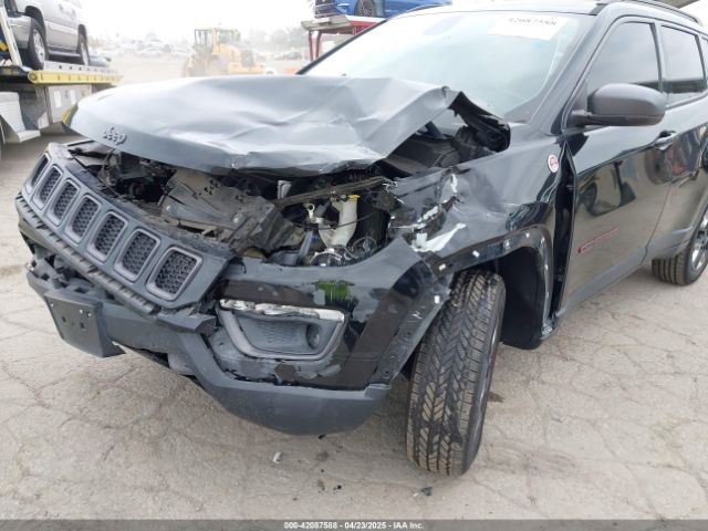 3C4NJDDB3JT451658 Jeep Compass Trailhawk 4x4
