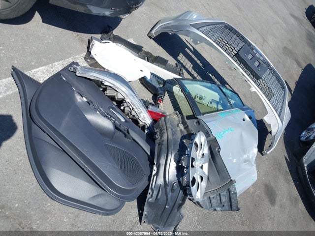 JTDEPRAE4LJ090249 Toyota COROLLA LE